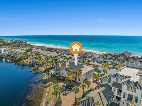 Belleza Del Mar with Game Room and Lakefront Pool