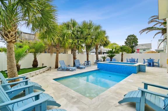 Paradise Palms with Jetted Pool and Private Beach