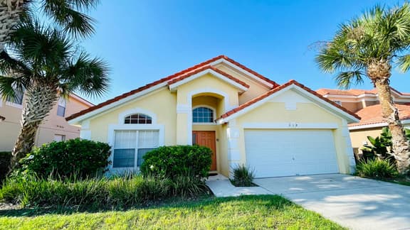 Stunning South facing vacation home w/ pool & spa!