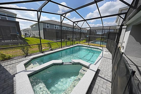 New beautiful 5 BEDS~Private Pool