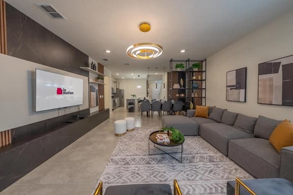 Luxe Retreat - Beautiful Modern 7 Bedrooms Home - Image 1