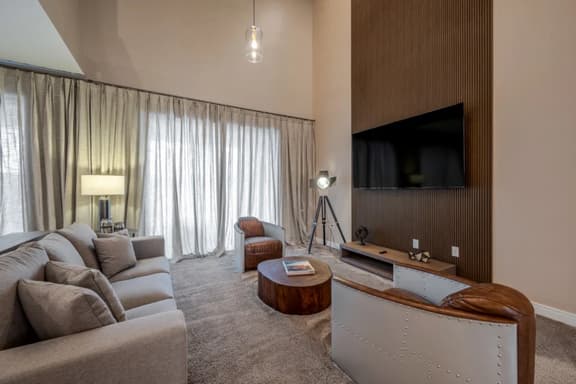 Luxury Family Townhouse Near Disney & Dining
