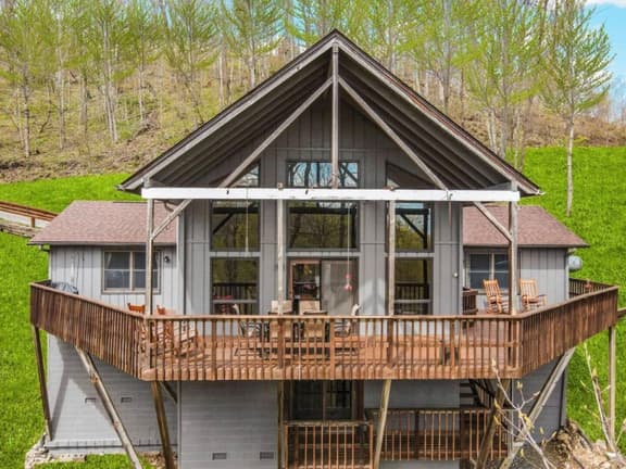 Wolf Ridge Retreat/Upscale Cabin/Skiing/Hiking