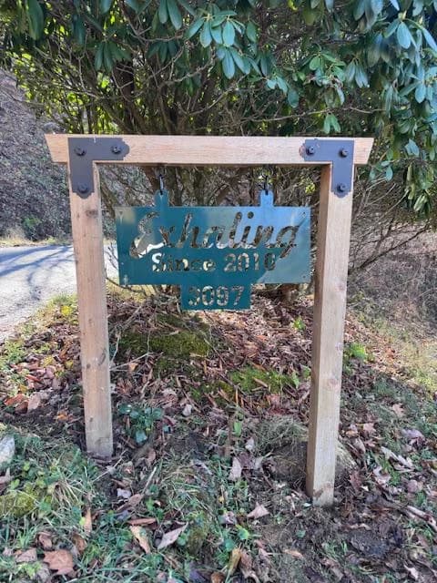 Lovely Cabin - Sleeps 12 - Close to Hatley Pointe - Image 1