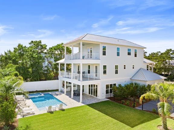 Hilltop Haven with LSV, Spa, and Accessible Beach