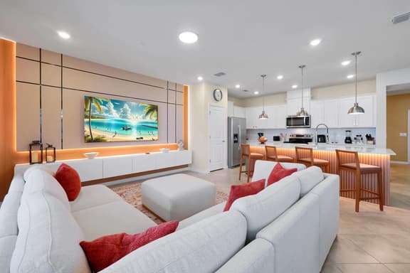 Modern 5BR Home: Themed Rooms, Pool, near Club
