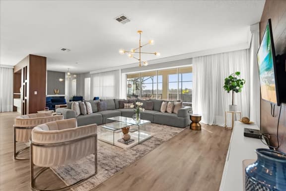 Large Luxury Villa | Sleeps 24 | Pool & Game Room
