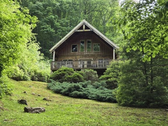3BR Chalet with Hot Tub & Trout Stream