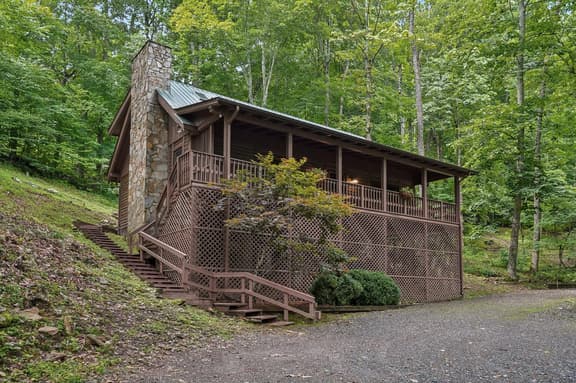 Wolf Laurel Cabin with Hot Tub Near Skiing - Image 1