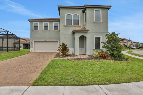 3BR Balmoral Condo Near Resort Amenities - Image 1