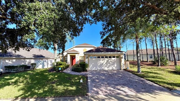 4 Bed Pool Home on Golf Community (1332) - Image 1